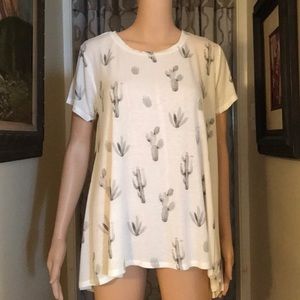 BNWOT Size S & M Enti Glamour Cactus on White Top